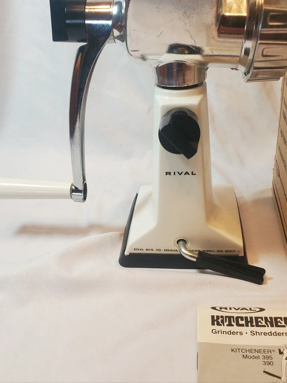 Rival Vintage 1978 Grind-O-Mat White Meat Grinder/Food Chopper #303 Made In USA